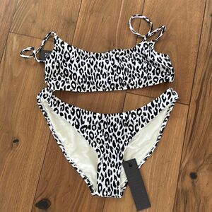 TRIANGL MICA NORMAL POWDER VELVET BLACK WHITE NEW WITH TAGS NO BAG